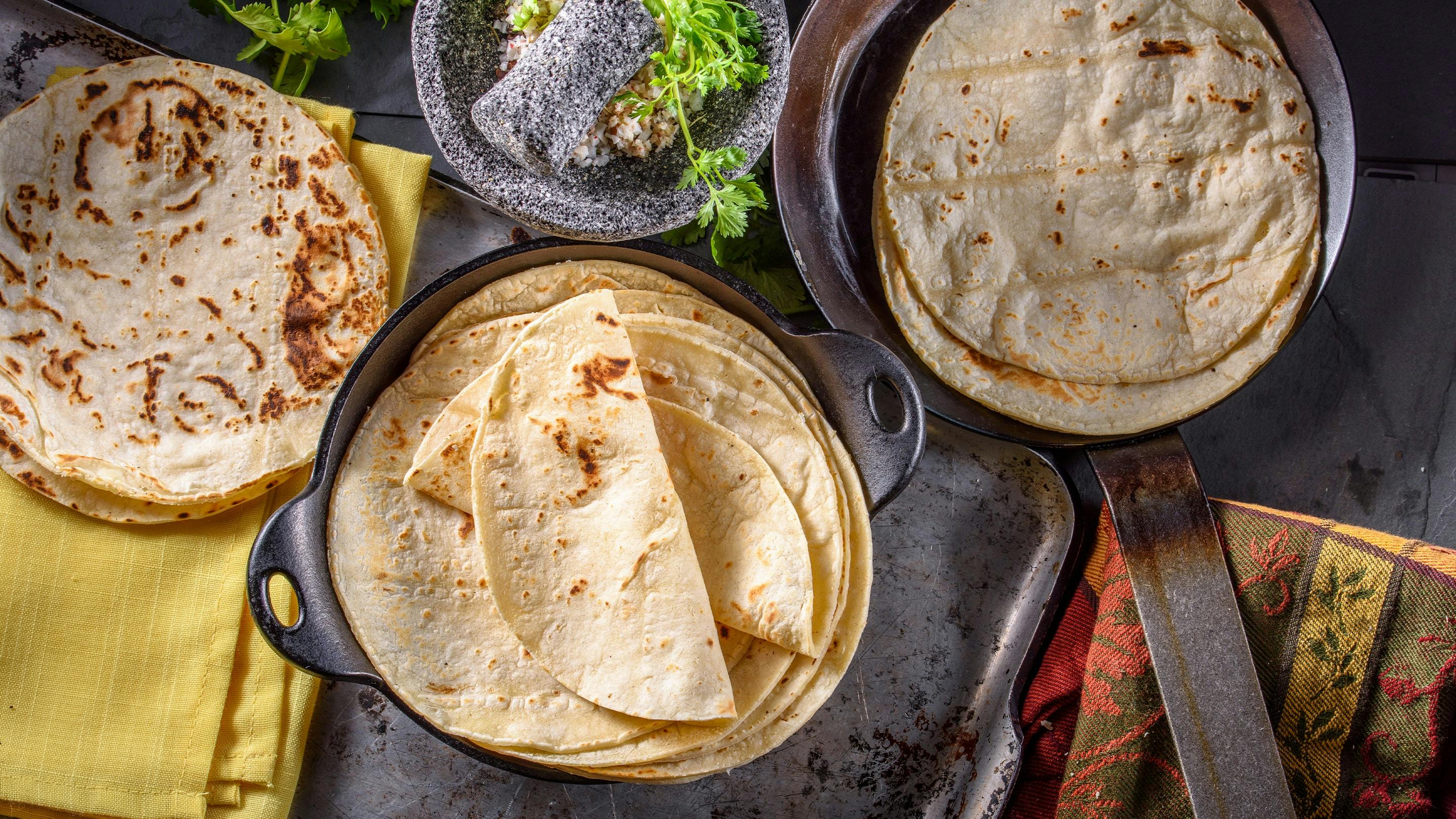 Eine Variation traditionell mexikanischer Tortillas aus Mais und Weizen.