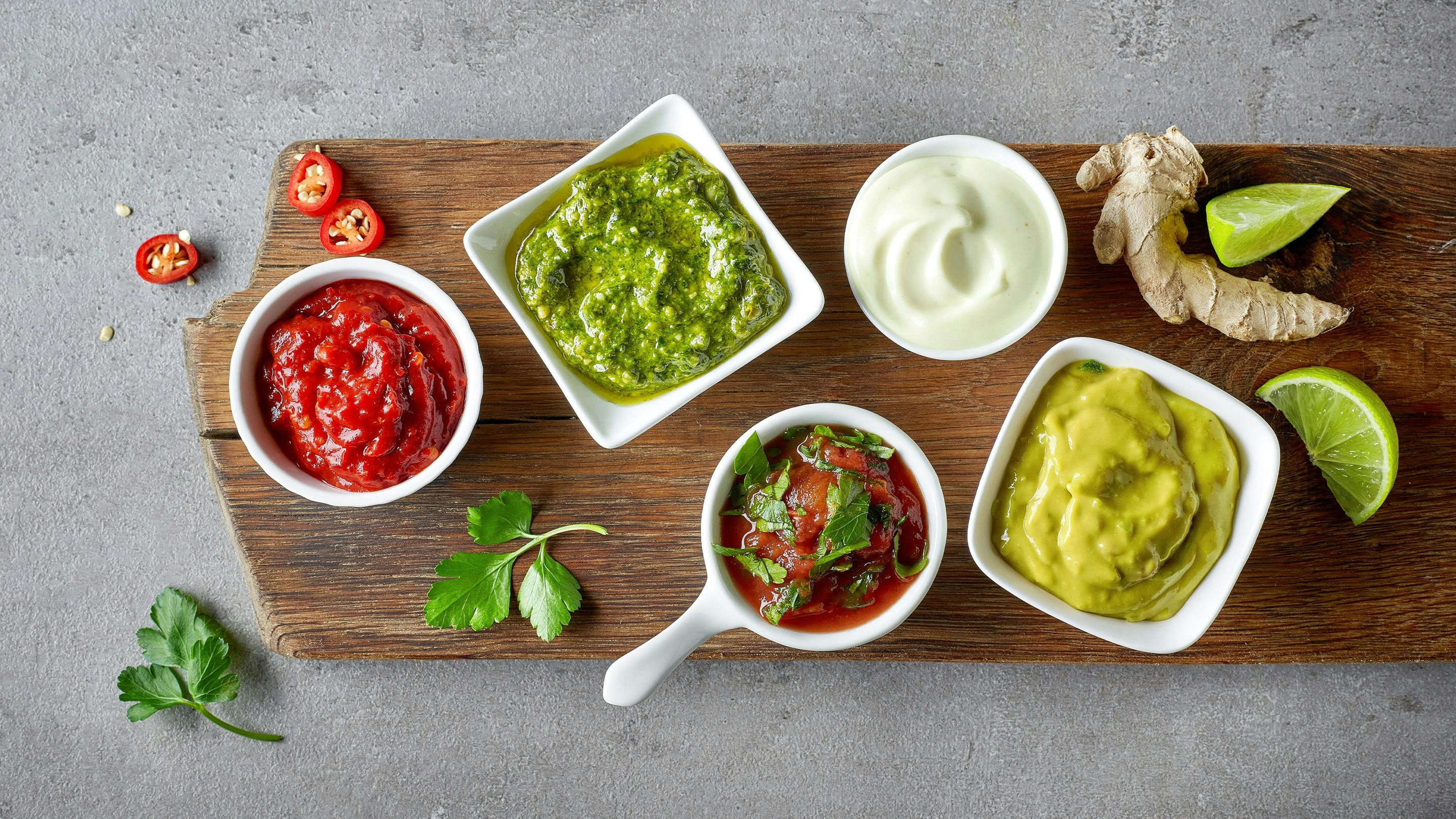 10 beliebte Saucen und Dips fürs Grillen Kotányi 10 beliebte Saucen und Dips fürs Grillen Kotányi