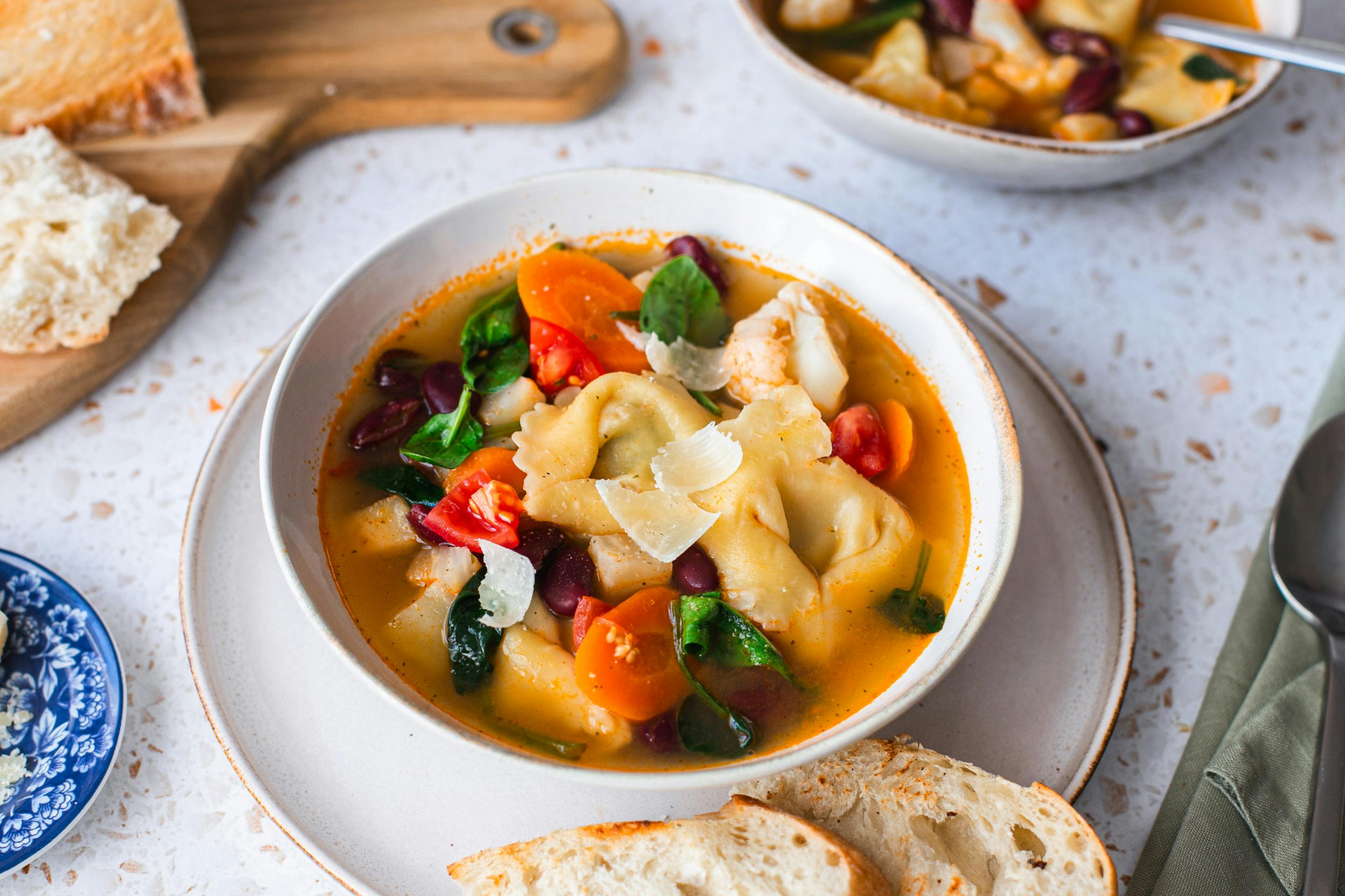 Minestrone mit Tortellini