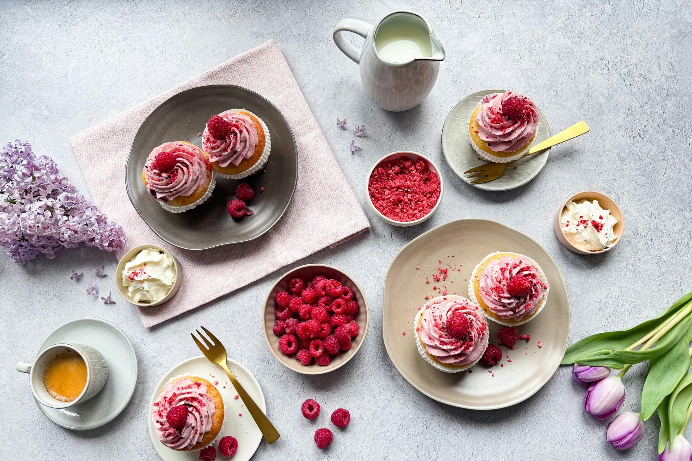 Raspberry Cupcakes Min